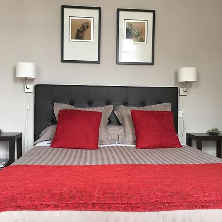 Saint Genes - Chambres Et Table D'hotes Bed & Breakfast