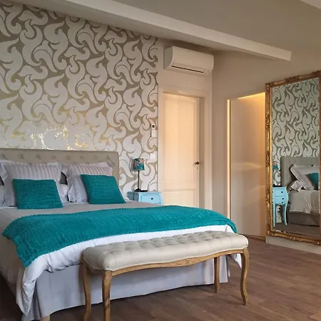 Bed & Breakfast Saint Genes - Chambres Et Table D'hotes