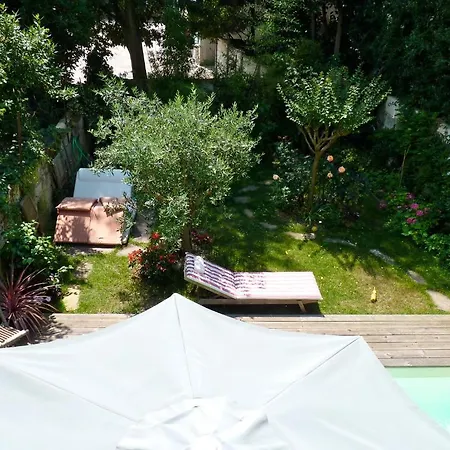 Saint Genes - Chambres Et Table D'hotes Bed & Breakfast