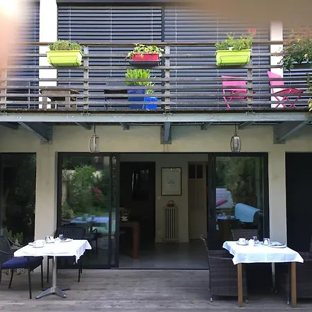 Saint Genes - Chambres Et Table D'hotes Bed & Breakfast