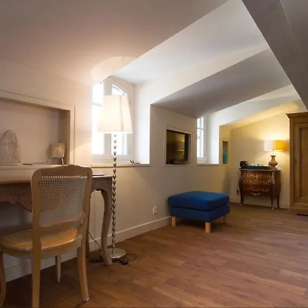 Saint Genes - Chambres Et Table D'hotes Bed & Breakfast